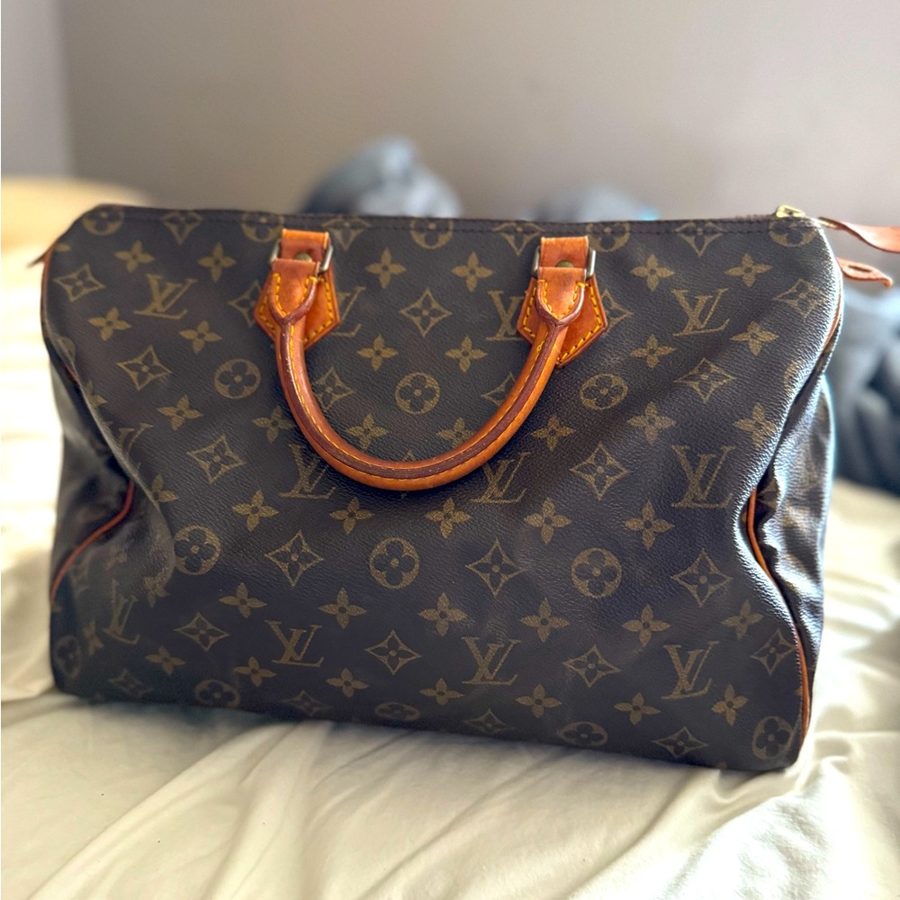 Louis Vuitton Speedy 35